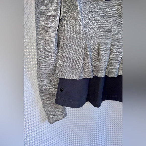 Women’s Lululemon Athletica gray hooded Bust A Move zipped Jacket Sz small - Picture 11 of 16